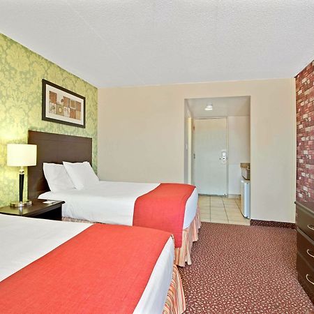 Knights Inn Toronto Scarborough Экстерьер фото