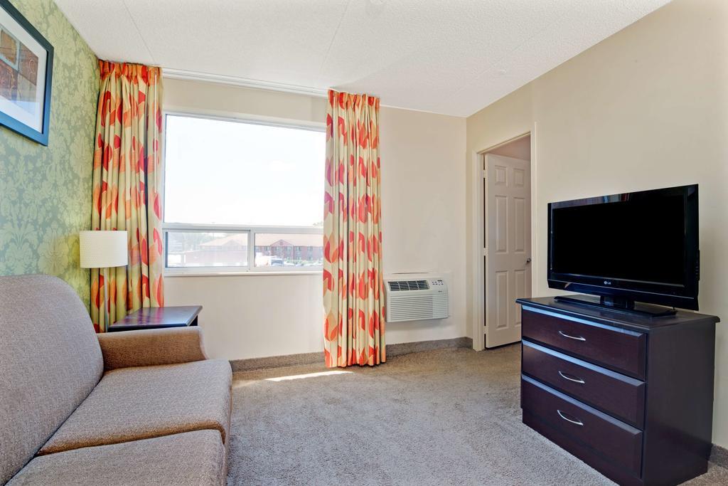 Knights Inn Toronto Scarborough Экстерьер фото