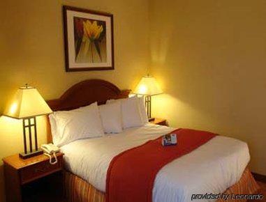 Knights Inn Toronto Scarborough Экстерьер фото