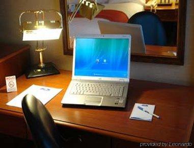 Knights Inn Toronto Scarborough Экстерьер фото