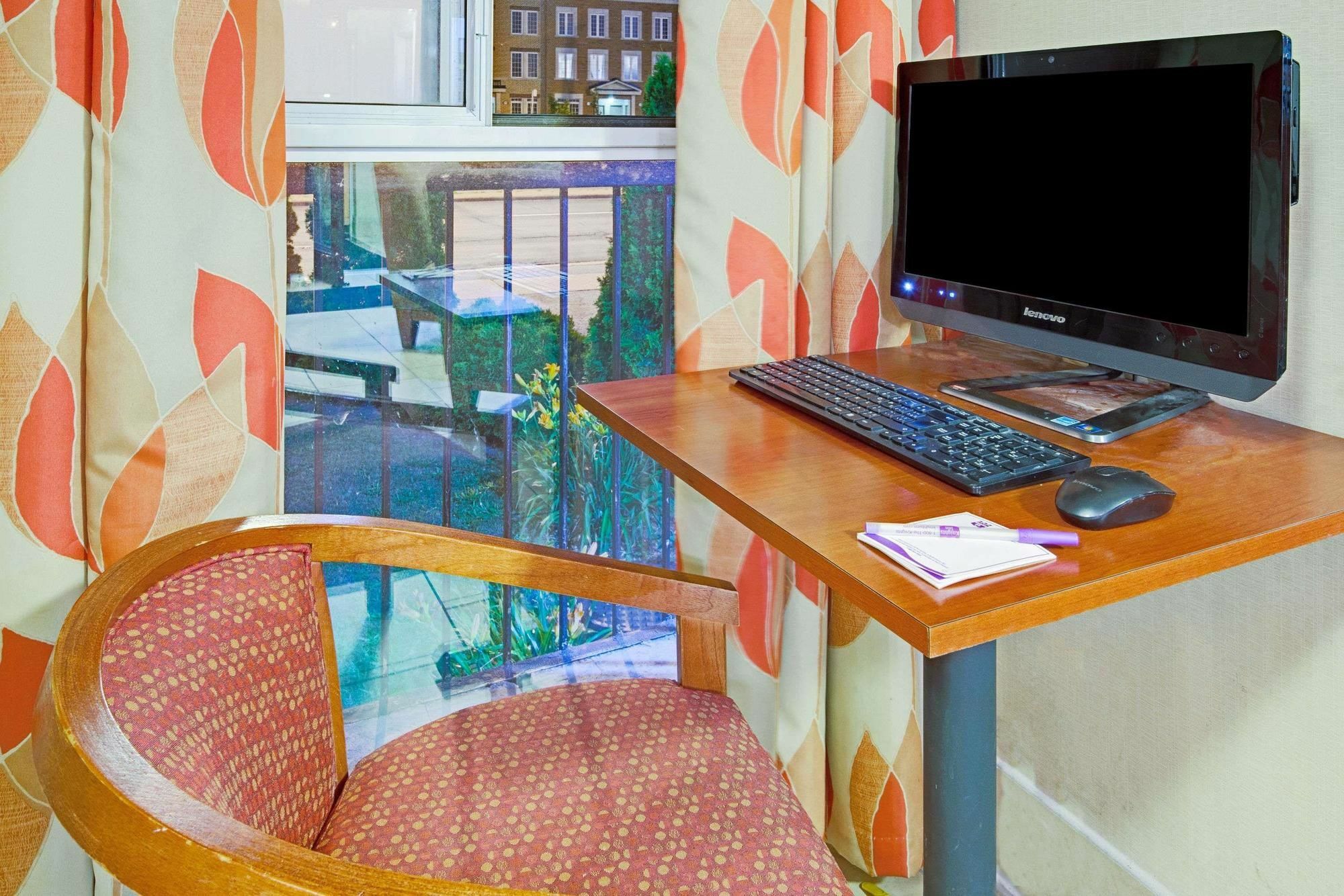 Knights Inn Toronto Scarborough Экстерьер фото