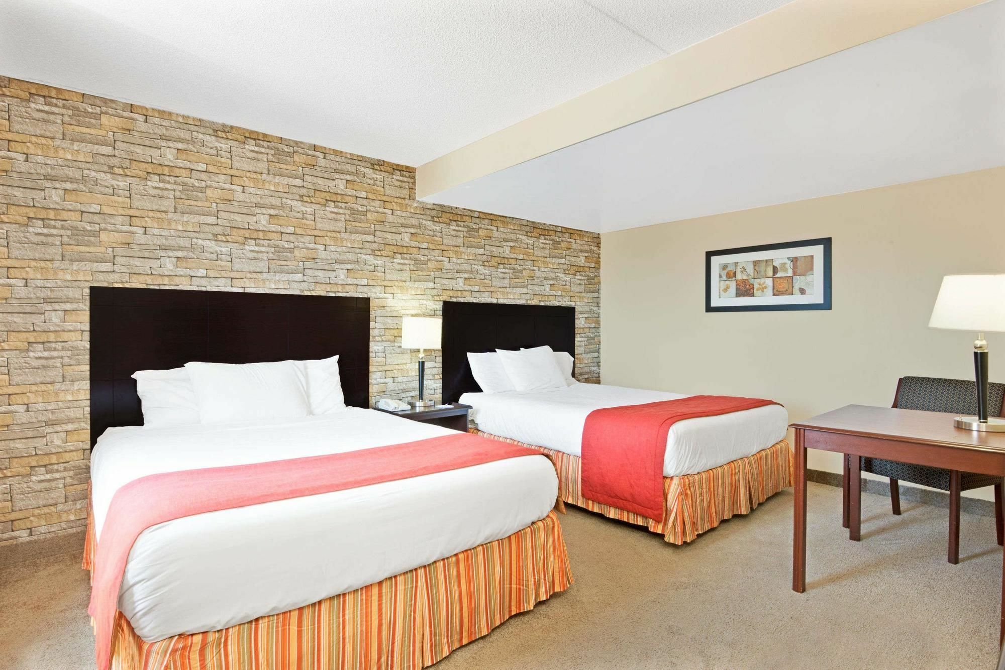 Knights Inn Toronto Scarborough Экстерьер фото