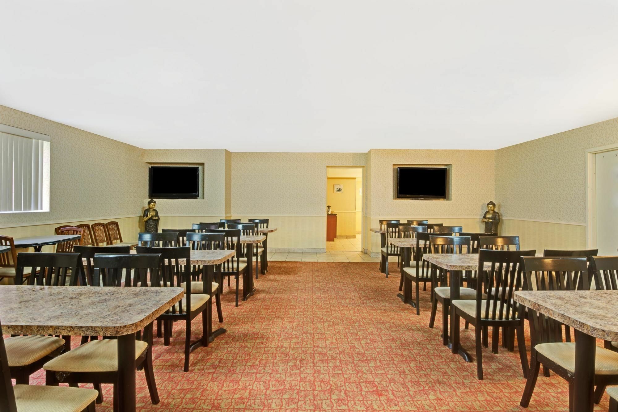 Knights Inn Toronto Scarborough Экстерьер фото